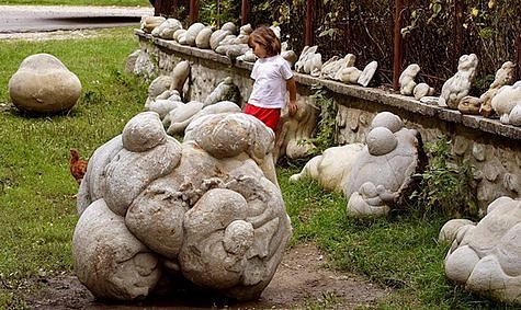 As misteriosas pedras que crescem na Romênia | Bizarro | bizarro, ciência, curioso, pedras