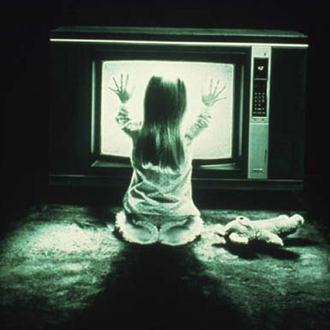 20 filmes de terror que você DEVE assistir antes de morrer (ou ser assassinado) poltergeist | Arte | cinema, dicas, filmes, medo, mortes, terror, Textos