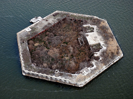 5 ilhas curiosas que quase ninguém imagina que existam fort carroll | Bizarro | bizarro, curioso, dicas, estranho, ilha, incrível