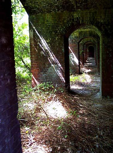 5 ilhas curiosas que quase ninguém imagina que existam sunlight on arches | Bizarro | bizarro, curioso, dicas, estranho, ilha, incrível