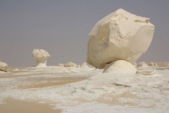 Os fabulosos desertos branco e preto no Saara white desert 8 | Bizarro | curioso, desrto, egito, fotos, mumias, saara, turismo, vulcão