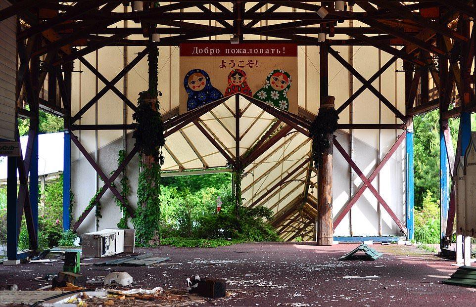 O estranho parque temático russo abandonado no Japão 77e0d4de6154 | Lugares | curiosidade, japão, lugares, lugares curiosidade, russia