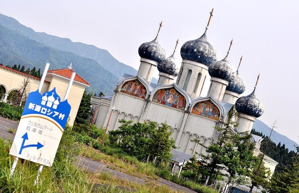 O estranho parque temático russo abandonado no Japão b338257b135b | Lugares | curiosidade, japão, lugares, lugares curiosidade, russia