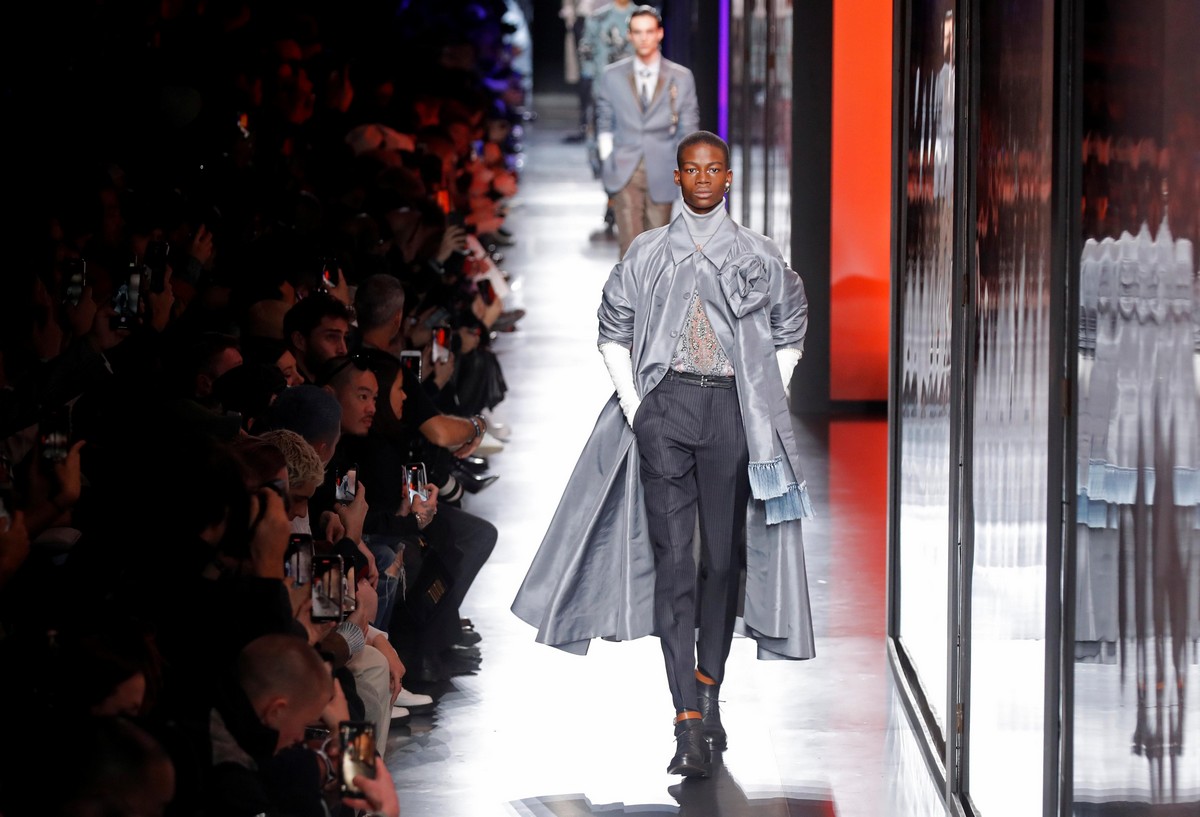 Festa da marmota: Um show de vestuário masculino na semana da moda de Paris 2ce8d0784ac7 | Curiosidades | bizarro, estranho, moda