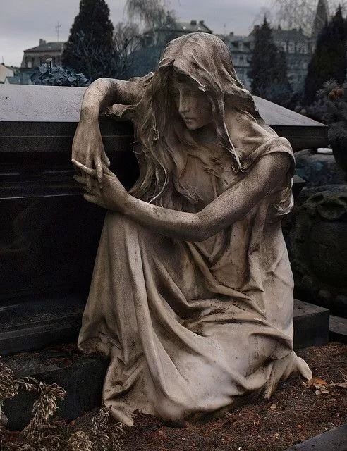 Estatuas macabras eb29170803452820c929b9b0390d7437 | Arte | Arte, bizarro, cemiterios, estátuas, mortes, tumulos