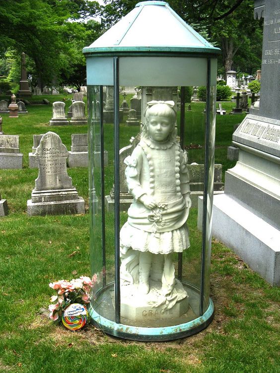 Estatuas macabras fb7577ba5c4605a05896f9d8591f645b | Arte | Arte, bizarro, cemiterios, estátuas, mortes, tumulos