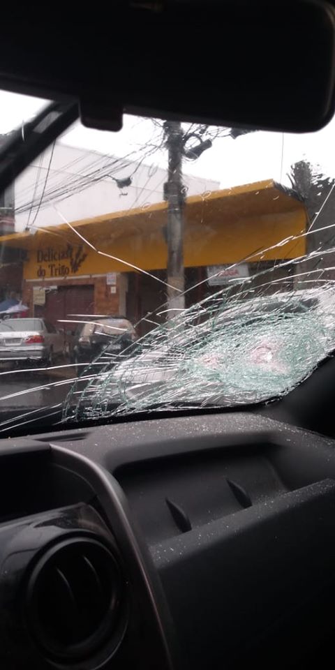 O dia que um cara tentou me atacar com uma barra de ferro 86289758 3184027078309744 6751078472027734016 o | Aventuras | Aventuras, bizarro, mundo gump, Textos