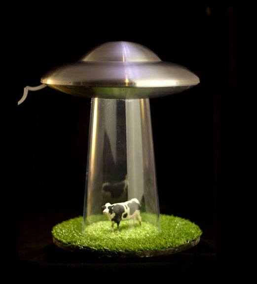 Luminárias ufológicas e outras criações ufoslide | Arte | curioso, design, esculturas, incrível