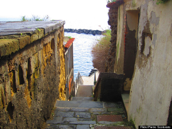 A misteriosa ilha em que todos os que moraram lá, se deram mal o D 570 | Lugares | ilha, italia, logares, mistério