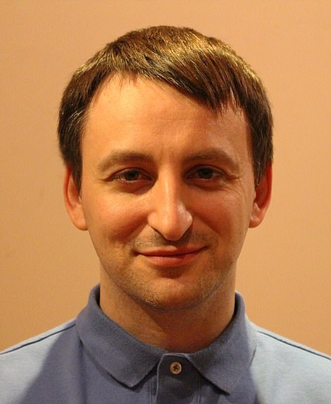 O mistério do desaparecimento de uma família inteira 28611090 8339211 Athanasios Tachmintzis son Nicholas pictured lived at the proper m 2 1589972538092 | Bizarro | casa, desaprecimento, estranho sinistro, inglaterra, mansão, mistério