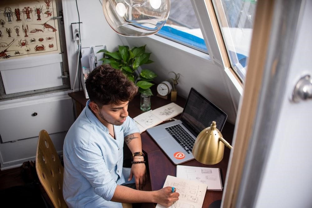 5 dicas para tornar seu home office mais produtivo Um bom Home office é orientado para o prazer de trabalhar