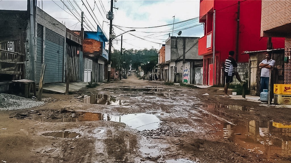 Tijolos ecológicos de plástico Ruas sem asfalto rua 52 Vargem Grande 1 | Textos | ambiental, oceano, plastico, reciclagem, tijolo