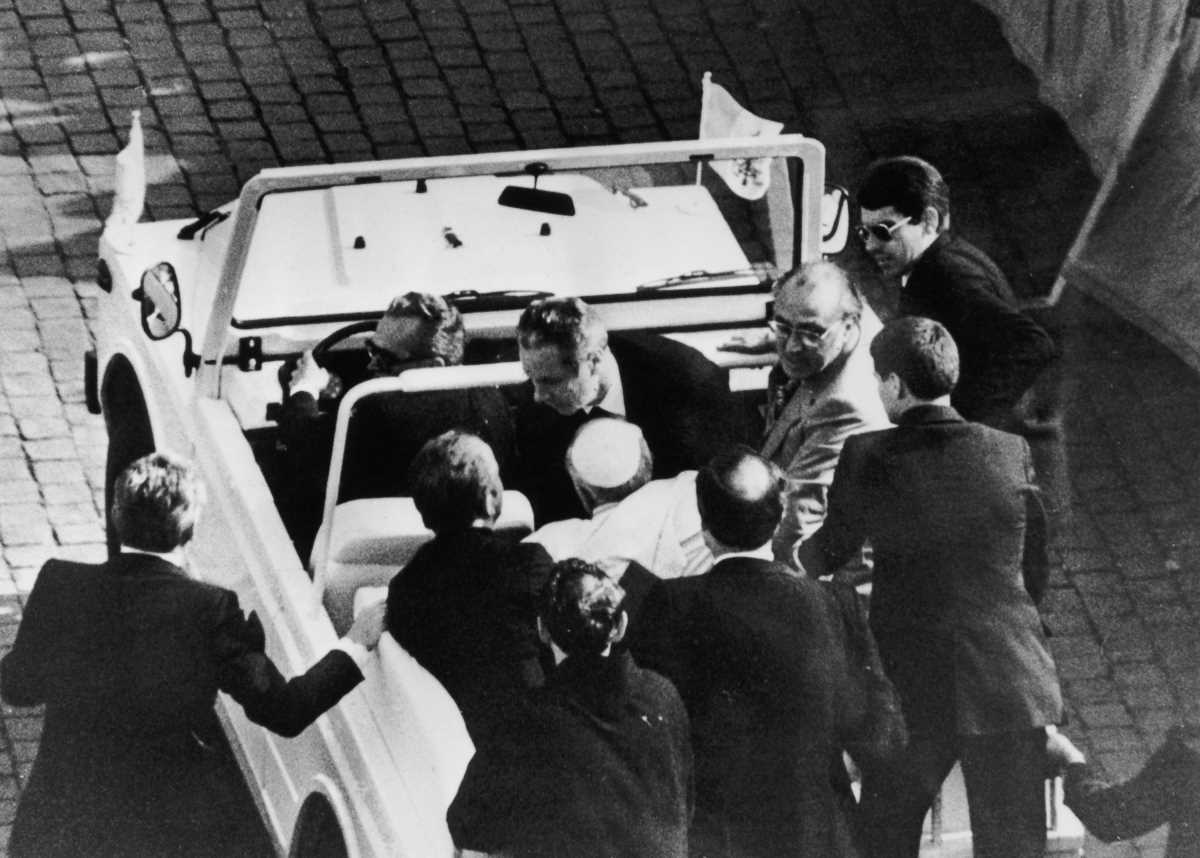 Como o Papa João Paulo II perdoou o homem que tentou assassiná-lo 300915 59 | Curiosidades | atentado, curioso, história, João Paulo II, morte, papa, soviético
