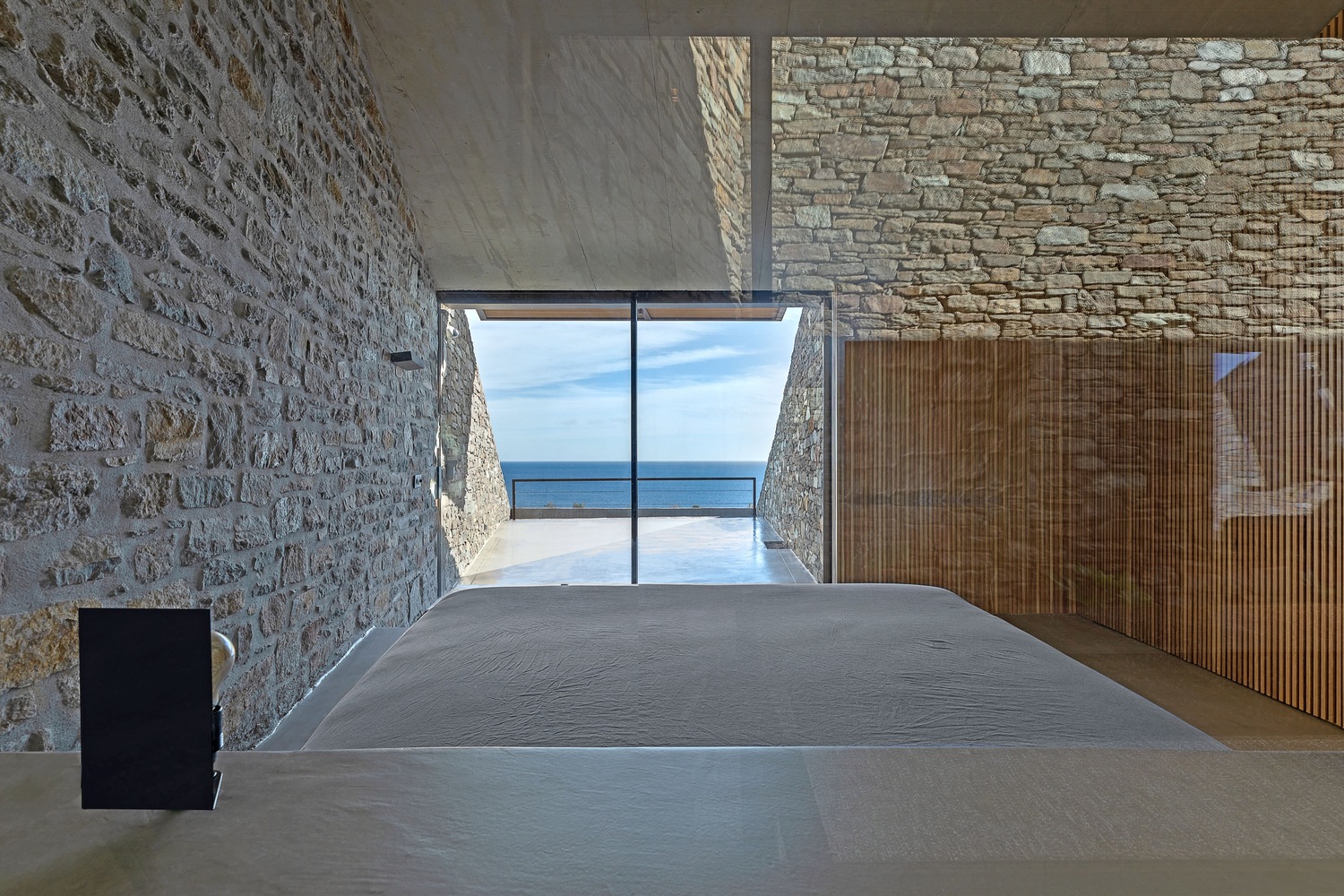 Casa bunker 48 PANAGIOTIS VOUMBAKIS | Arquitetura | arquitetura