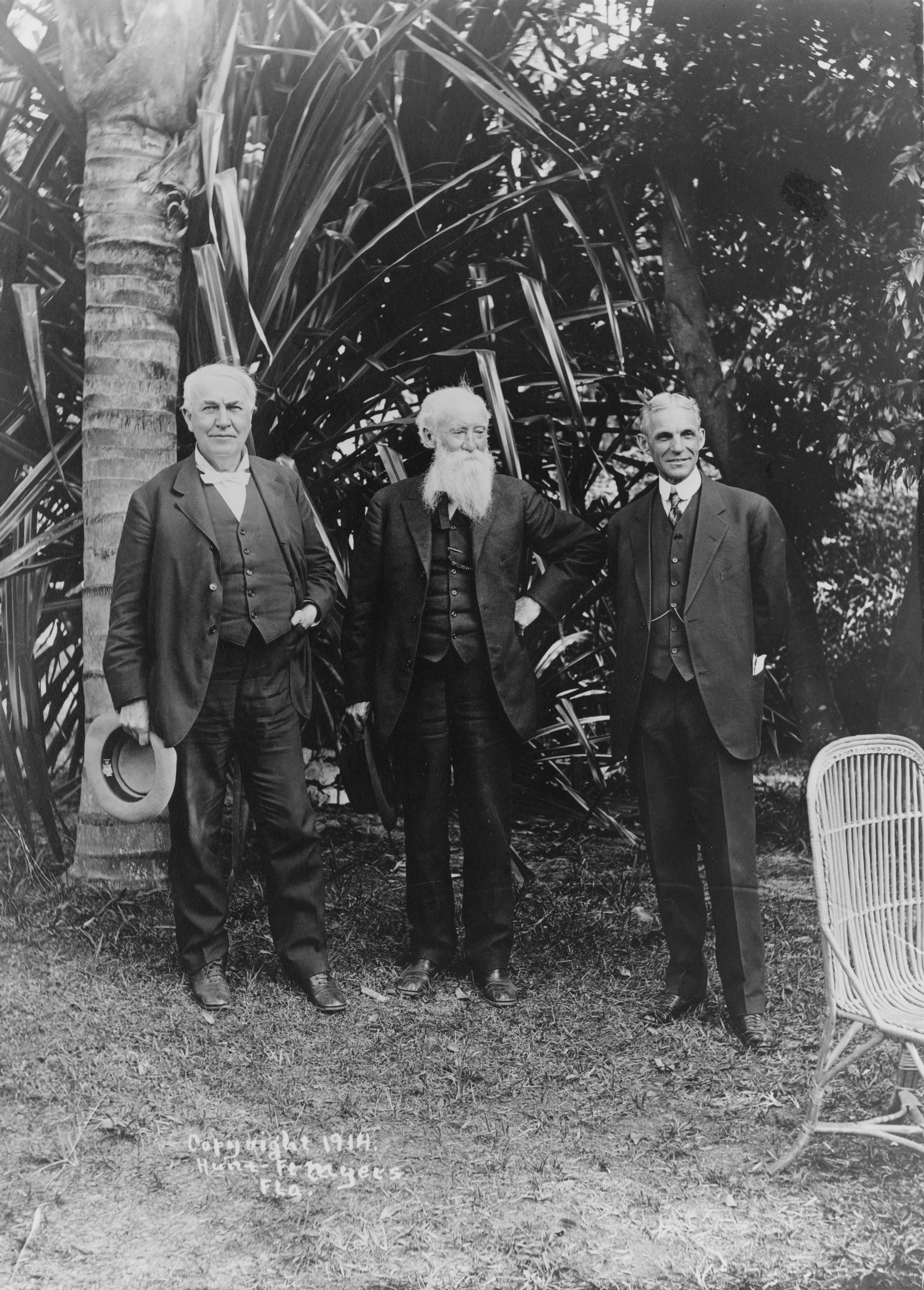 Bizarro: O último suspiro de Thomas Edison Edison John Burroughs Ford at Edisons home in Ft. Myers Florida 1914 | Bizarro | bizarro, curioso, edison, ford
