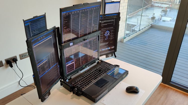 Conheça o notebook de sete telas Expanscape Aurora 7 laptop 750x422 1 | Bizarro | bizarro, computador, curioso
