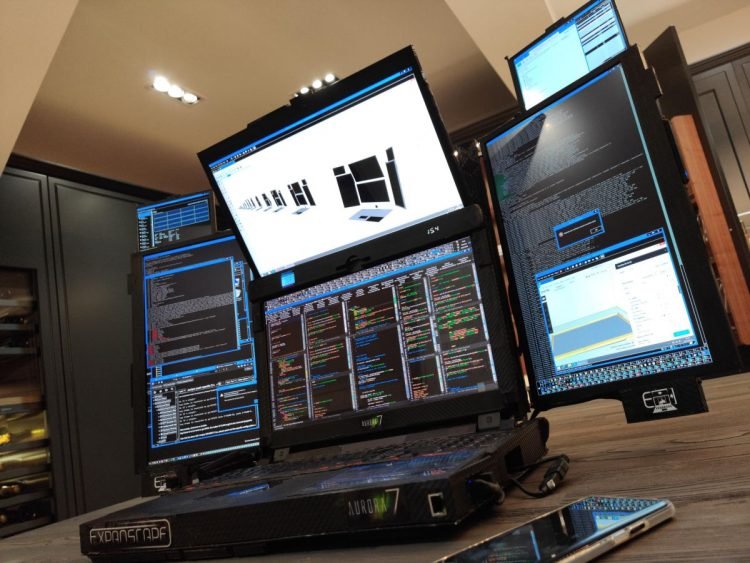 Conheça o notebook de sete telas Expanscape Aurora 7 laptop2 750x563 1 | Bizarro | bizarro, computador, curioso