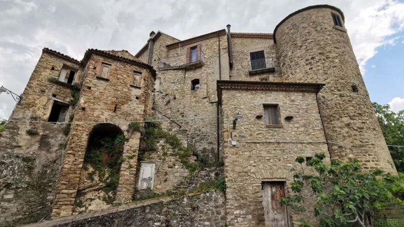Laurenzana; A cidade italiana que vende casas por um euro Laurenzana 2 | Lugares | curiooso, dicas, italia, lugares, morar