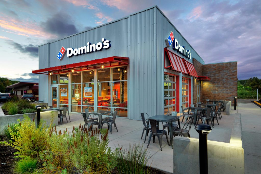 Fastfood da vergonha: Descubra os piores fastfoods dos Estados Unidos Rede de pizzarias DominoS investe em expansao com lojas proprias 1024x683 1 | Curiosidades | comida, curiosidades, humor, listas