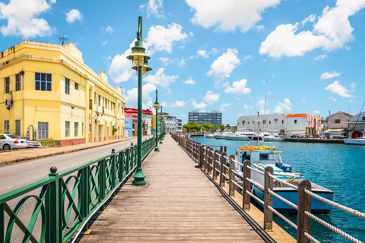 Barbados oferece um ano de visto pra quem quer trabalhar remoto no paraíso. Vem! barbados in pictures beautiful places to photograph promenade bridgetown | Dicas | barbados, caribe, dicas, lugares