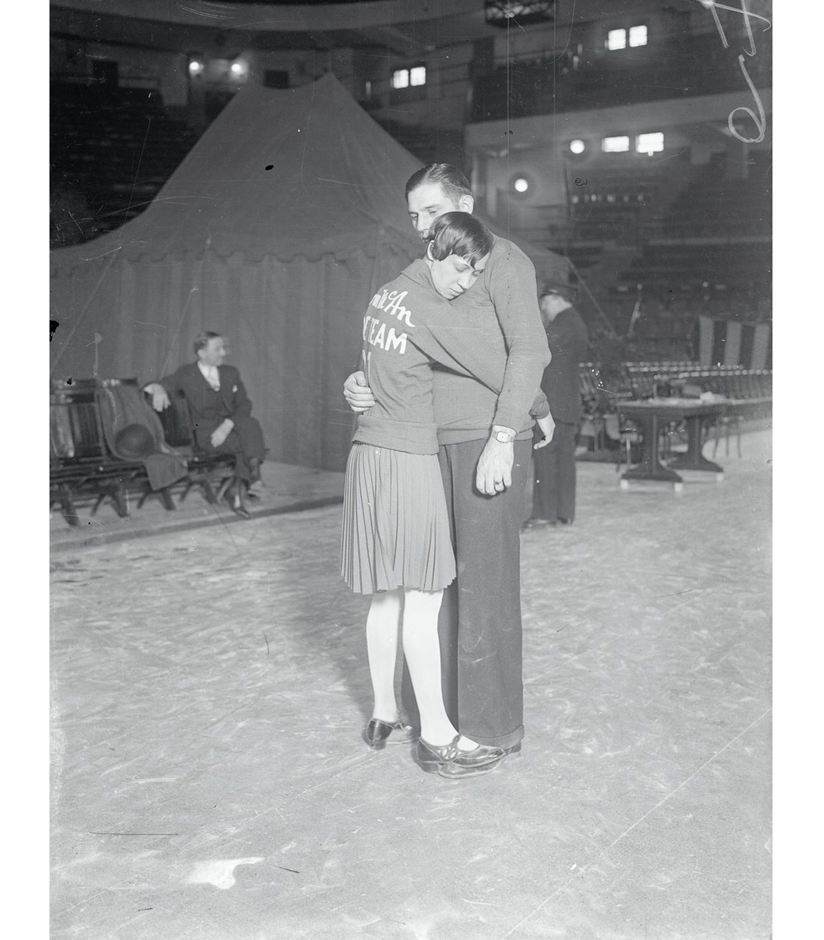 As estranhas maratonas de dança 7ecaf480315824dee390 | Curiosidades | bizarro, curioso, dança, estranho