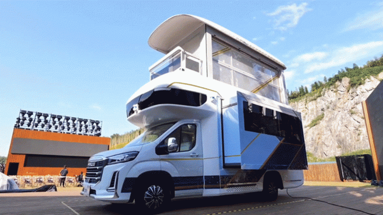 Uma van com varanda e elevador Maxus Life Home V90 Villa Edition4 750x422 1 | Curiosidades | camping, curioso, motorhome, van