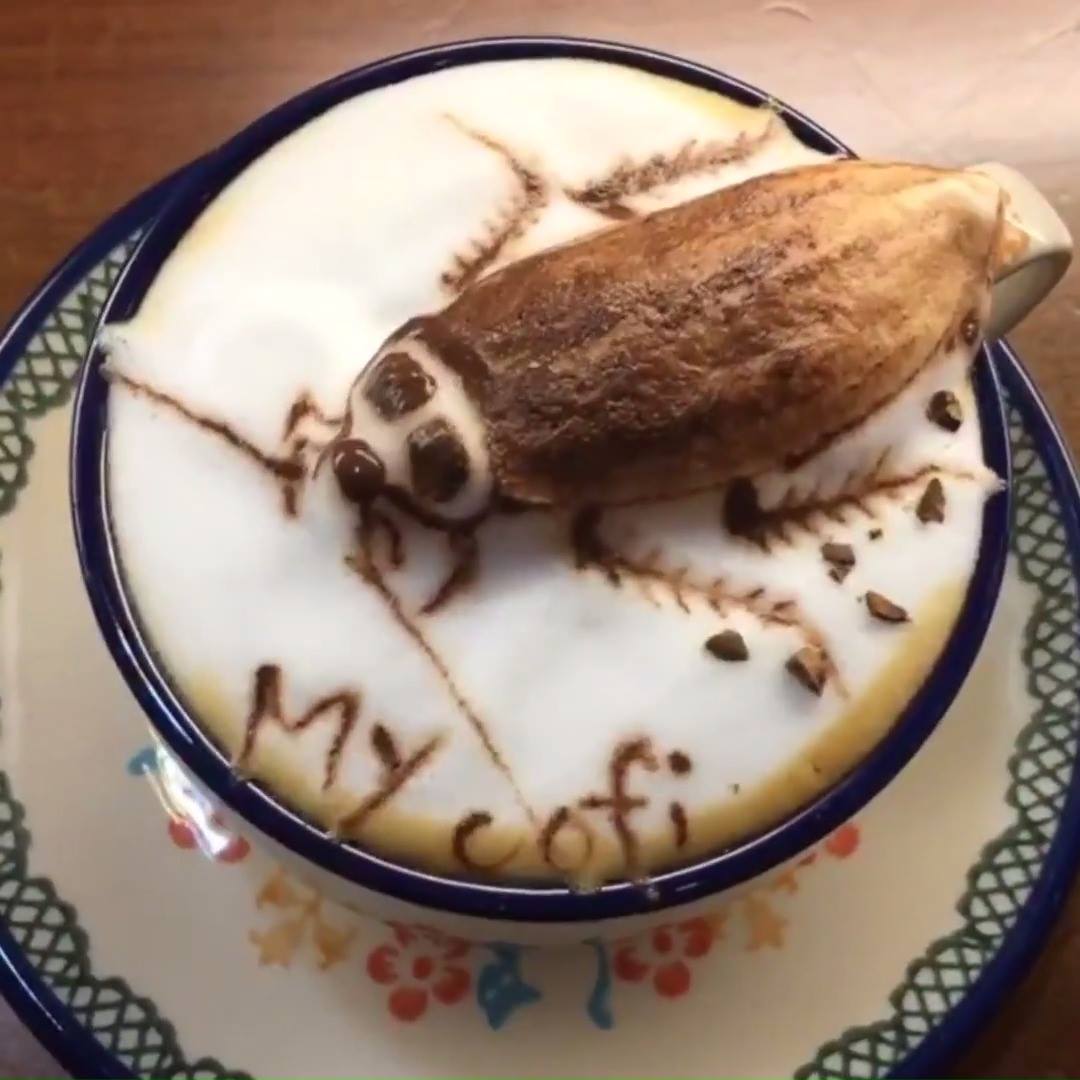 Latte art: Café colorido, com obra de arte, desenhos e até com barata latte art 12 | Curiosidades | Arte, arte no café, café, curioso, espuma, latte