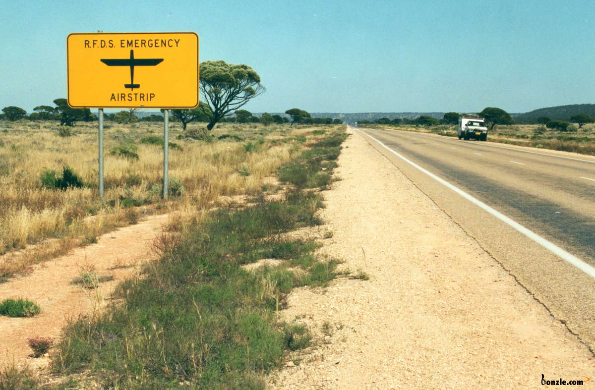Foto gump do dia: A maior estrada reta da Austrália yjlg0 | Foto gump do dia | austrália, foto, incrível, lugares