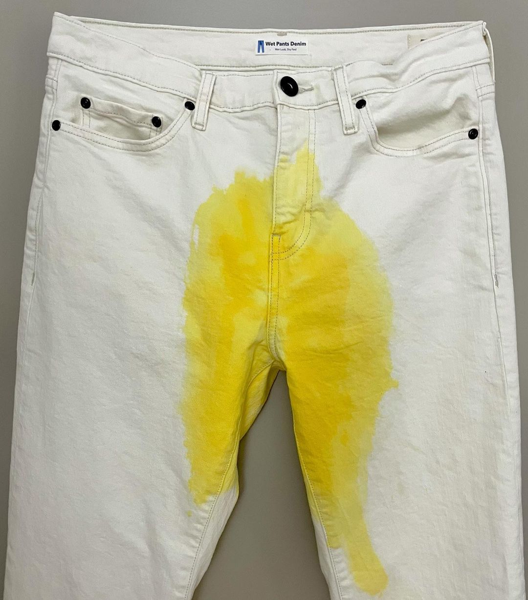 A última moda: A calça do mijão 31792739 original | Bizarro | bizarro, moda, ridículo