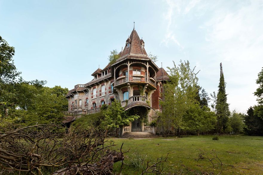20 castelos incríveis abandonados DimitriBourriau Colimaon2 2019 5e879826ebb94 880 | Arquitetura | castelos, curiosidades, incrível, lugares