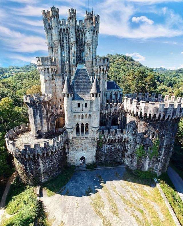 20 castelos incríveis abandonados gplz0ubowly21 | Arquitetura | castelos, curiosidades, incrível, lugares