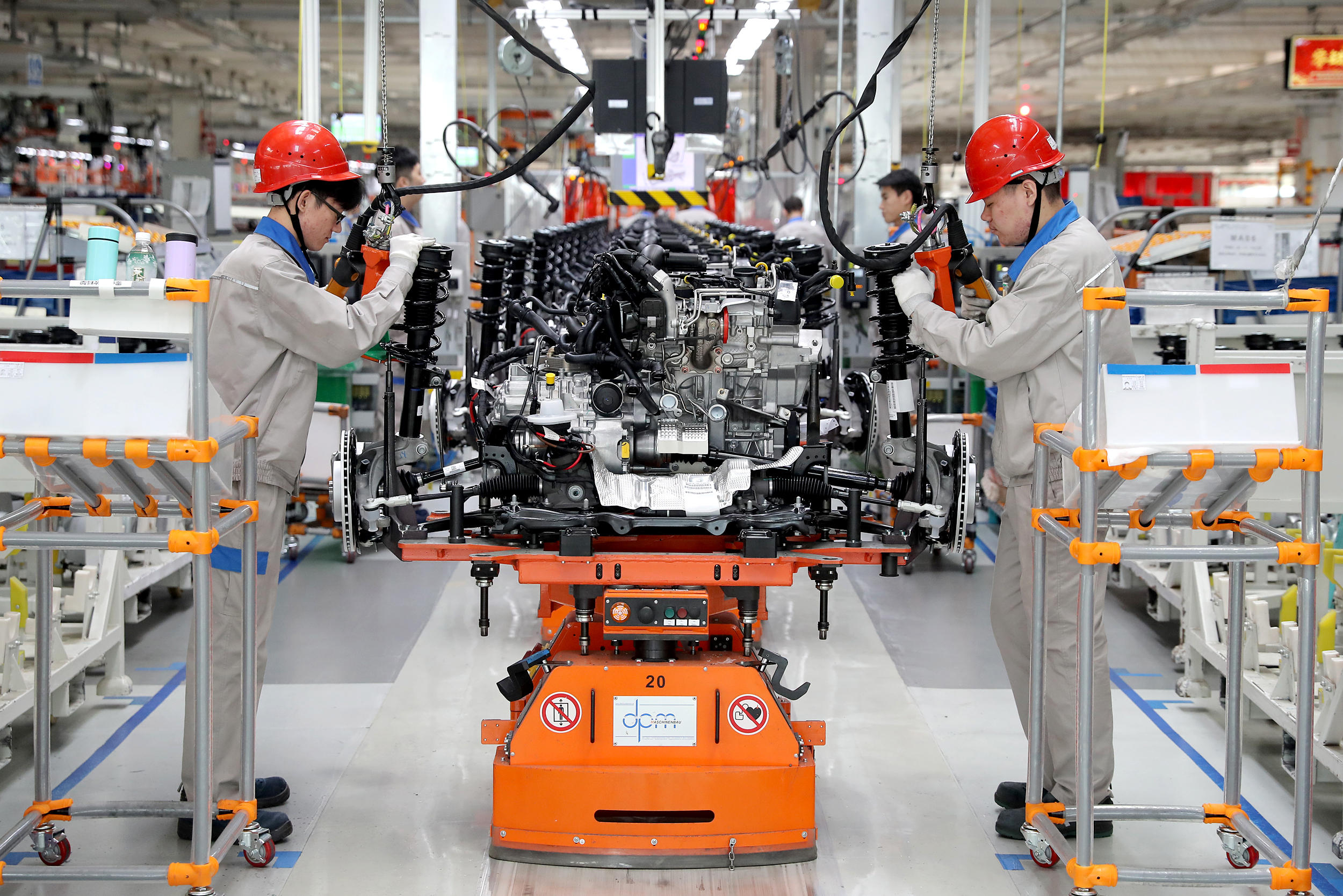A história dos carros com melhor trajetória do mundo 200203 china assembly line car factory ew 400p 3214276 | Textos | carro, carros, curioso