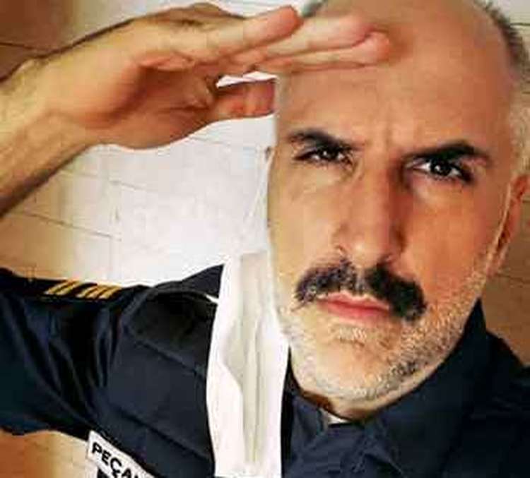 Polícia do Paquistão leva toda a equipe de um restaurante presos... Porque negaram dar hambúrguer de graça pros PM 20200326040622857188i | Bizarro | bizarro, crime, paquistão, polícia