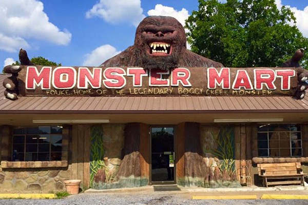 A lenda de Boggy Creek monster mart small | Curiosidades | monstro, monstros, pegada