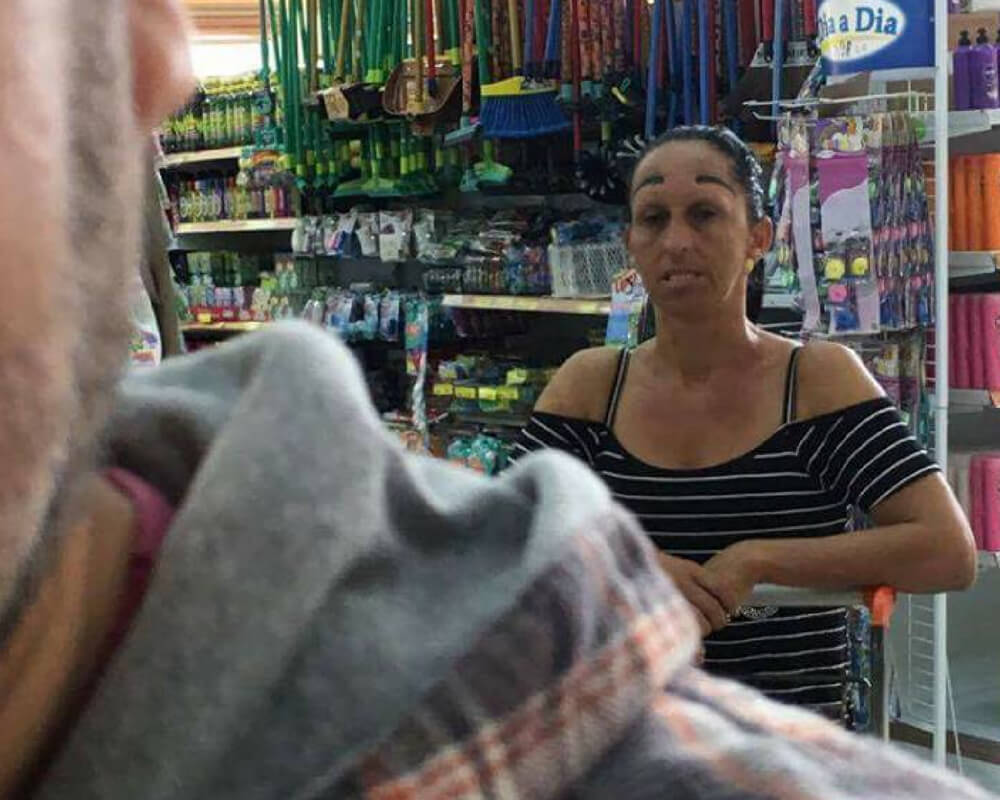 Sobrancelhas que não deram muito certo eyebrows1 49258 77148 | Bizarro | bizarro, esranho, estética, sobrancelha