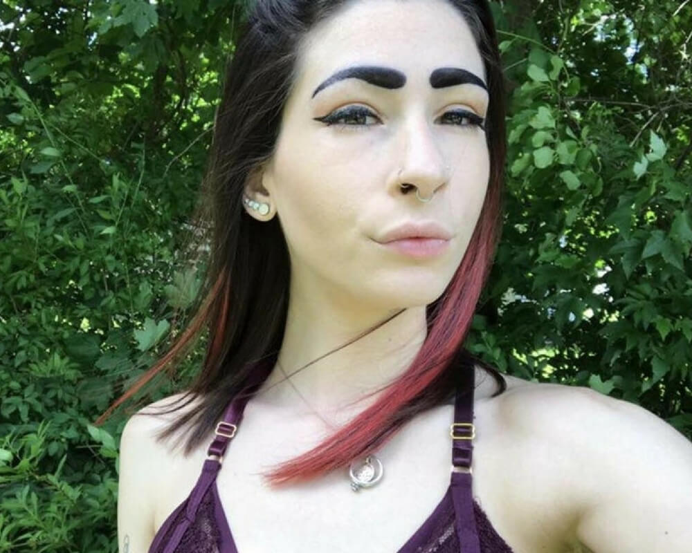 Sobrancelhas que não deram muito certo eyebrows15 11202 26859 | Bizarro | bizarro, esranho, estética, sobrancelha