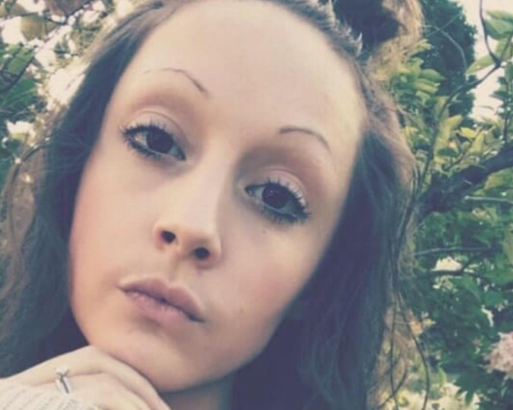 Sobrancelhas que não deram muito certo eyebrows3 69412 53349 | Bizarro | bizarro, esranho, estética, sobrancelha