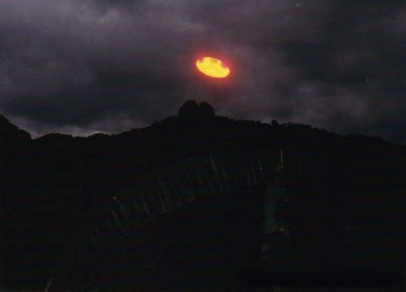 Desaparecimentos, a avó robótica, o livreiro abduzido, e o fotógrafo confrontado com o ufo 57780378 | Curiosidades | abdução, alien, bizarro, estranho, extraterrestres, sinistro, ufo, ufologia