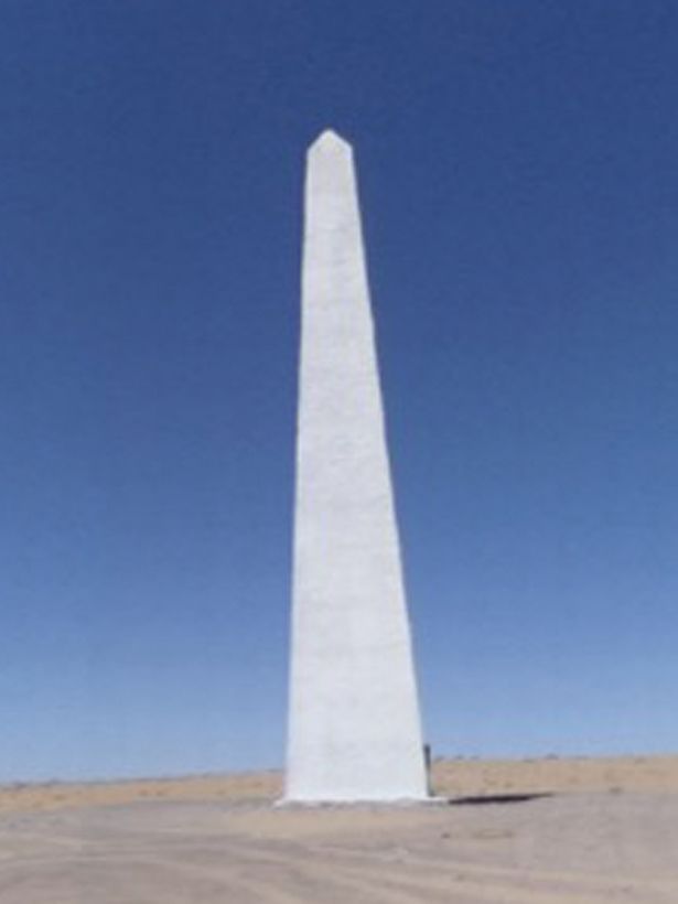 O misterioso monólito do México NINTCHDBPICT000701703535 | Lugares | estranho, lugares, mexico, mistério, obelisco