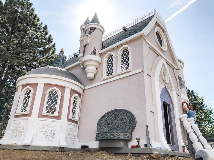 Empresa cria fantásticas casas de "brinquedo" que chegam a custar 2 milhões de reais 67133770 1339536622870950 8198164507235713024 n | Curiosidades | arquitetura, casinhas, crianças, design, diversão