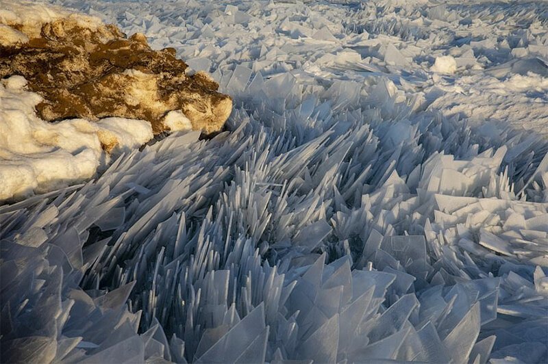 Foto gump do dia: O lago das lâminas 69e57a633ee79d16fd11b892f938bca5 | Foto gump do dia | curiosidades, curioso, foto gump do dia, frio, gelo, inverno, lago, laminas, michigan
