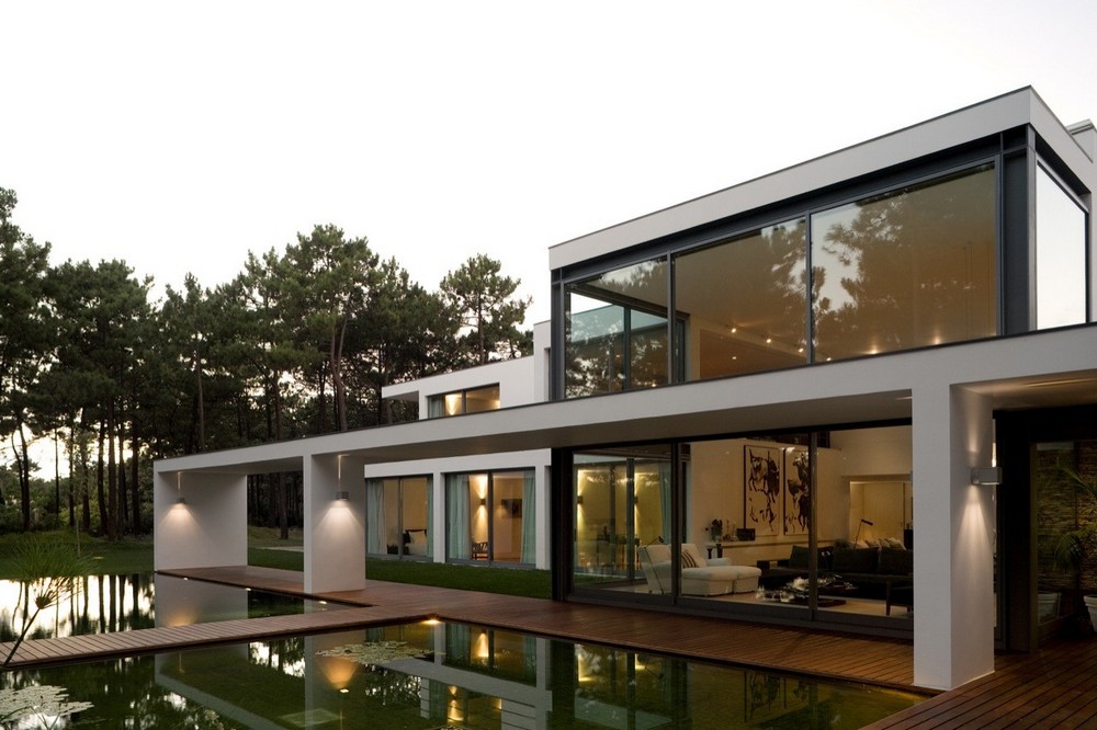 Magnífica casa à beira do lago em Portugal 74234207 original | Arquitetura | arquitetura, casa, mansão, Portugal