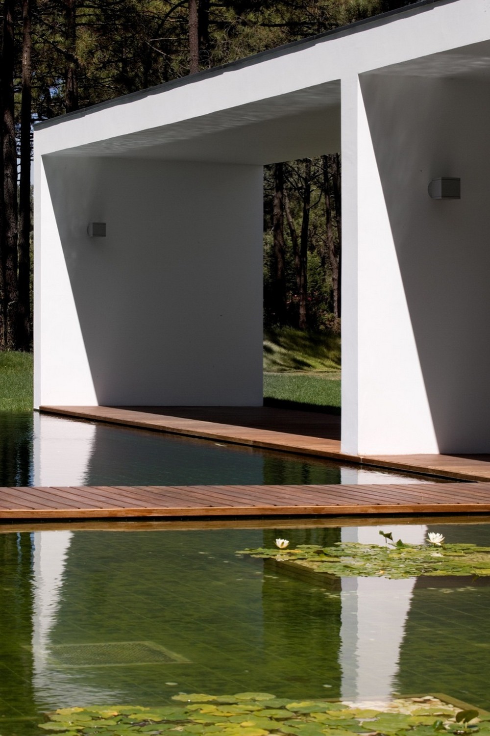 Magnífica casa à beira do lago em Portugal 74235883 original | Arquitetura | arquitetura, casa, mansão, Portugal