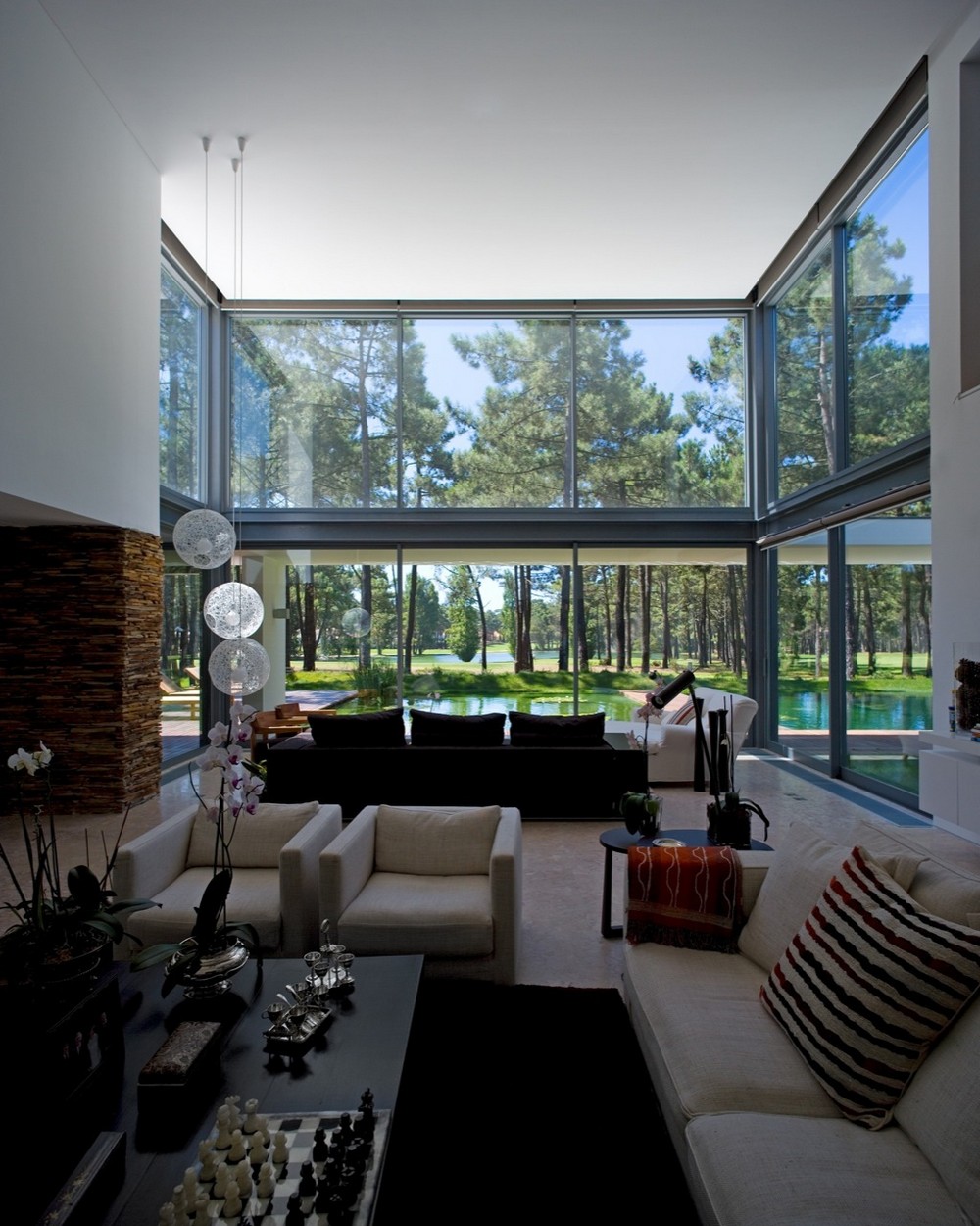 Magnífica casa à beira do lago em Portugal 74237077 original | Arquitetura | arquitetura, casa, mansão, Portugal
