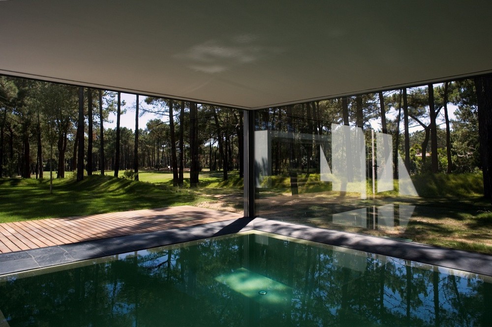 Magnífica casa à beira do lago em Portugal 74237249 original | Arquitetura | arquitetura, casa, mansão, Portugal