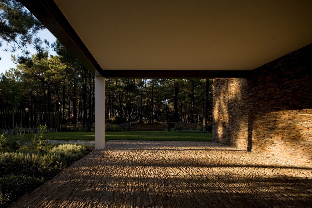 Magnífica casa à beira do lago em Portugal 74237562 original | Arquitetura | arquitetura, casa, mansão, Portugal