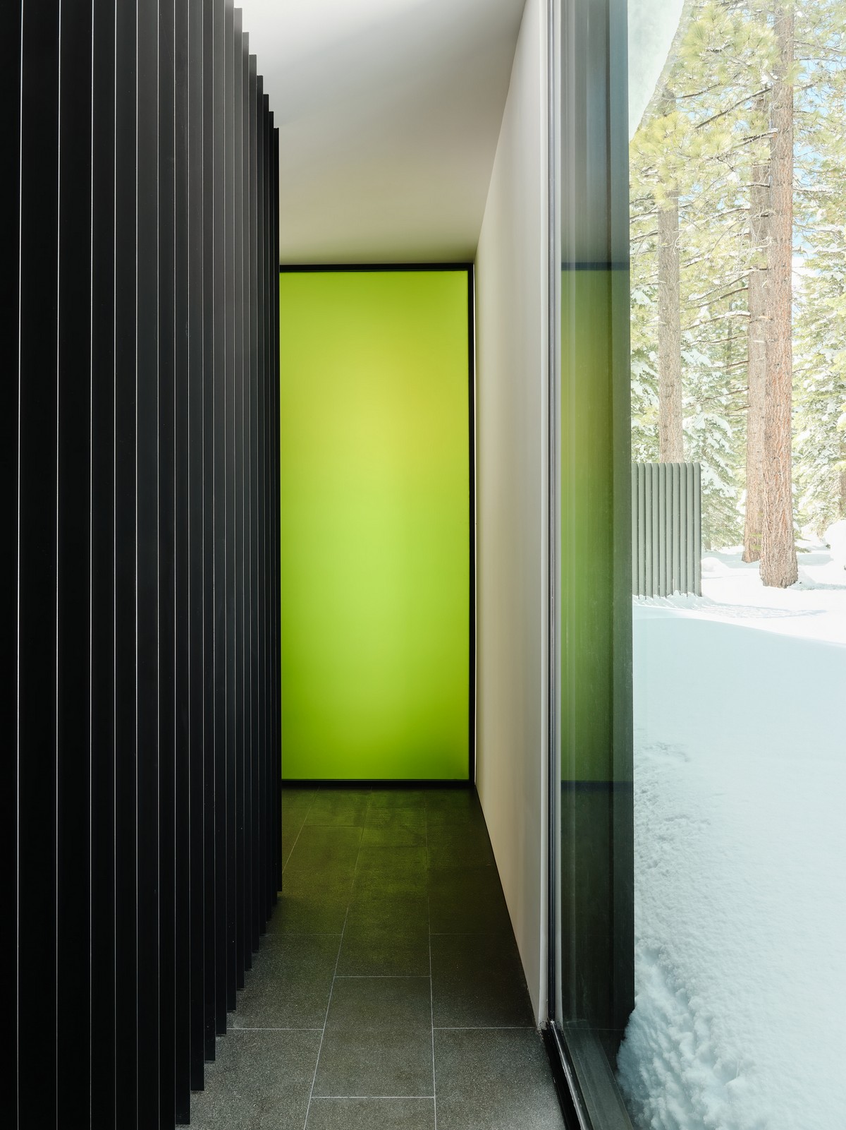 Uma casa nas montanhas com neve 76886948 original 1 | Arquitetura | arquitetura, casa, construção