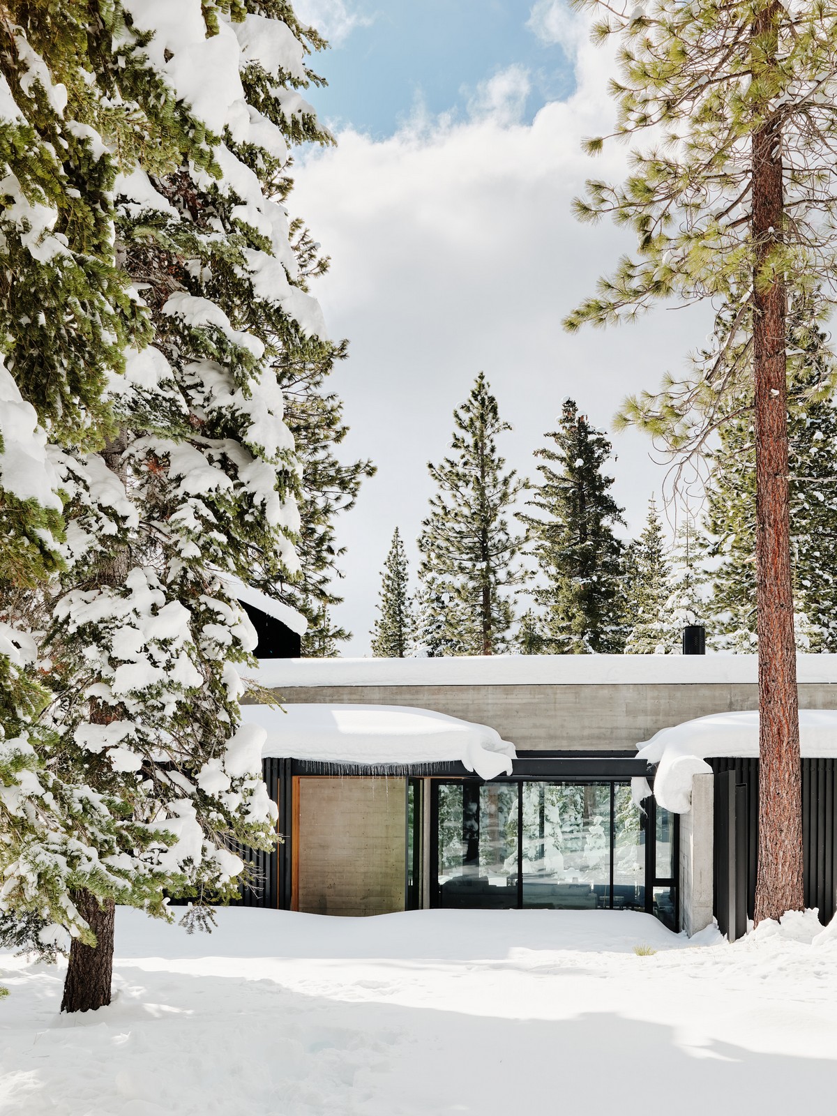 Uma casa nas montanhas com neve 76889438 original | Arquitetura | arquitetura, casa, construção