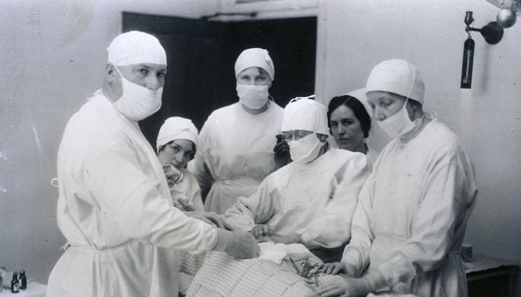 Brasileiro tenta fazer plástica de nariz em si mesmo com tutorial do You Tube e vai parar no hospital medico operou a si proprio apendice evan oneill kane leonid rogozov 20112019145430339 | Bizarro | bizarro, maluco, medicina