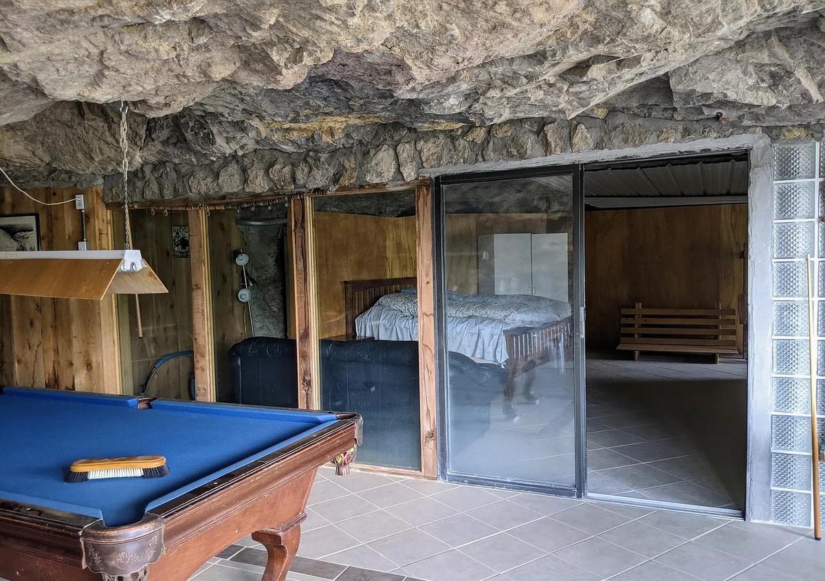 Sonha em ser o Batman? Confira essa casa feita numa caverna 87143399 original | Arquitetura | casa, caverna, compra, imóvel